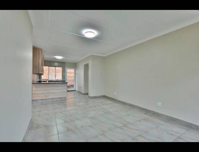 3 BEDROOM APARTMENT FOR SALE IN NEW REDRUTH